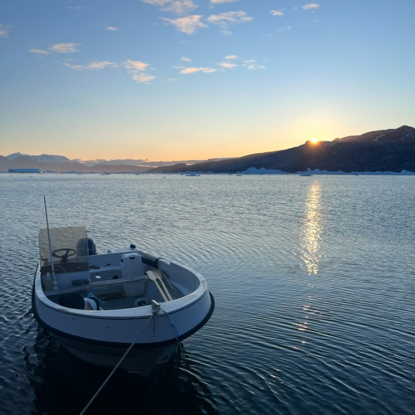 Aasarisseruttornerani ikaarutingisarlungu alianaarsaariartarneq. 